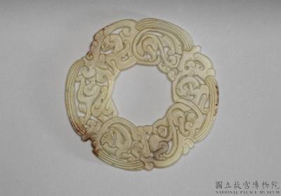 图片[2]-Jade Bi Disc-shaped Work with Beast and Monkey Pattern, early to mid-Western Han dynasty, 206-74 BCE-China Archive